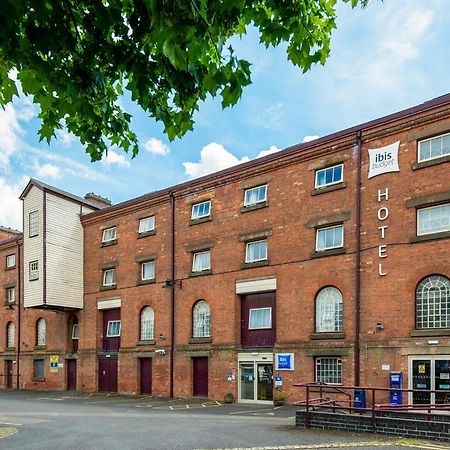Go2 Burton Upon Trent Central Hotel Esterno foto