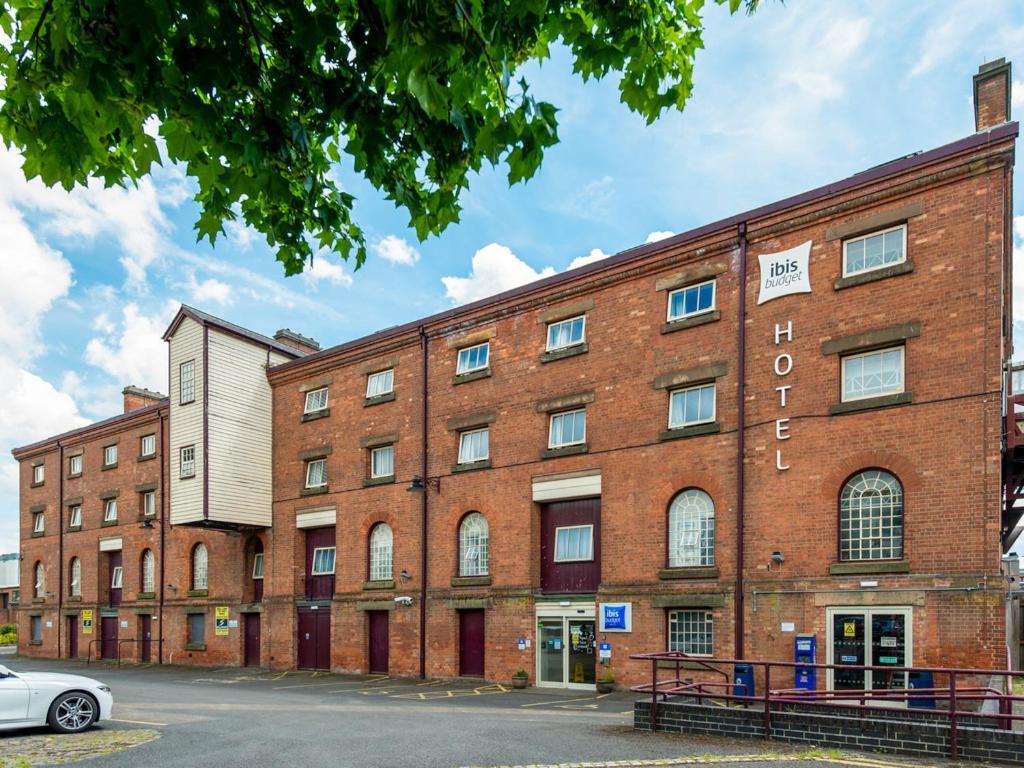 Go2 Burton Upon Trent Central Hotel Esterno foto